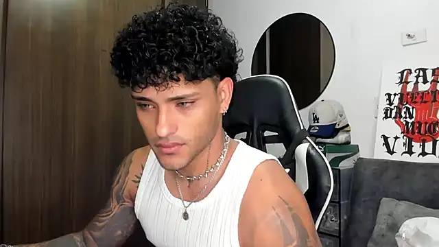 Alessandro Vanni online show from September 2025 01:28:02 AM