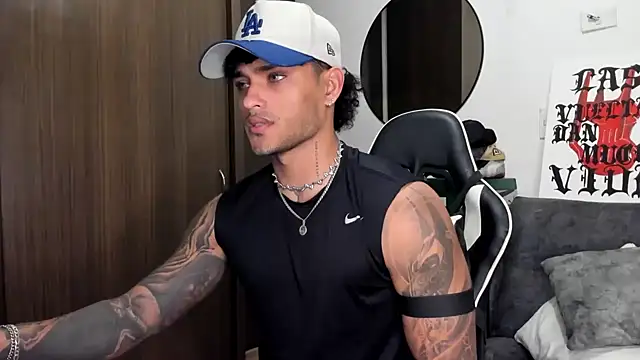 Alessandro Vanni online show from September 2025 01:28:01 AM