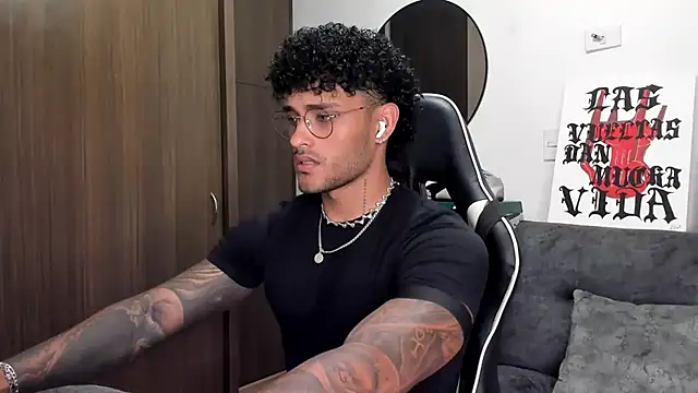 Alessandro Vanni online show from October 2025 11:13:01 PM