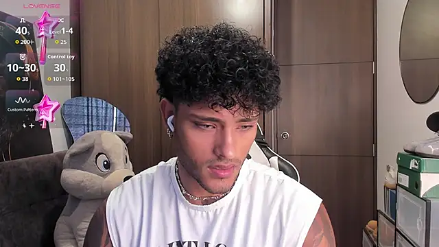 Alessandro Vanni online show from November 2025 04:19:01 PM