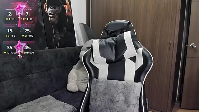 Alessandro Vanni online show from November 2025 10:41:01 PM