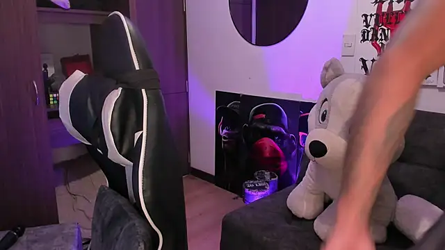 Alessandro Vanni online show from July 2026 09:50:01 PM
