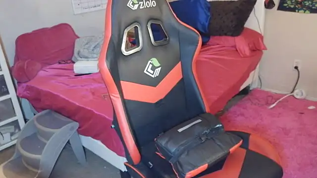 sugahfreeee online show from December 2025 03:45:02 AM