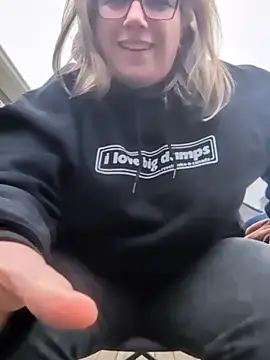 Snapshot of Canadian_BBW chatting on March 2026 08:59:01 PM Canadian BBW online show from March 2026 08:59:01 PM