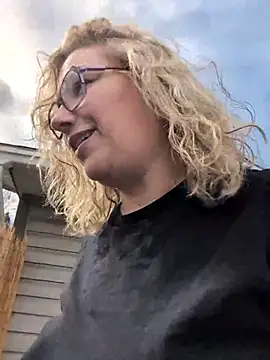 Snapshot of Canadian_BBW chatting on March 2026 07:18:02 PM Canadian BBW online show from March 2026 07:18:02 PM