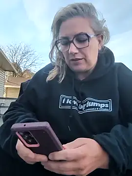 Snapshot of Canadian_BBW chatting on April 2026 12:11:02 AM Canadian BBW online show from April 2026 12:11:02 AM