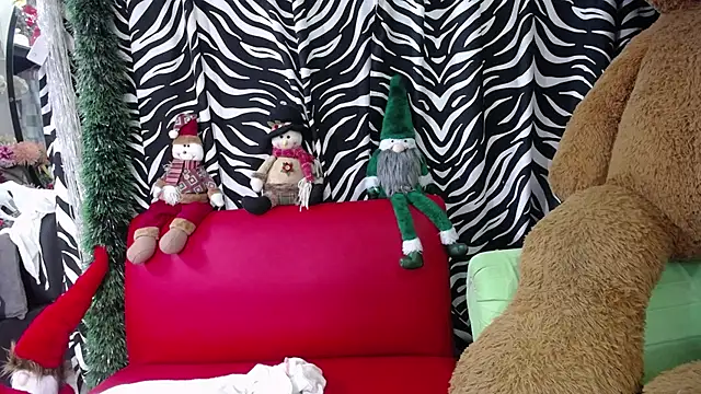 Snapshot of mia_beatles chatting on January 2026 04:21:02 PM mia beatles online show from January 2026 04:21:02 PM