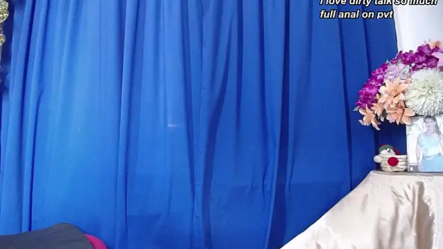 Snapshot of mia_beatles chatting on February 2026 04:34:02 PM mia beatles online show from February 2026 04:34:02 PM