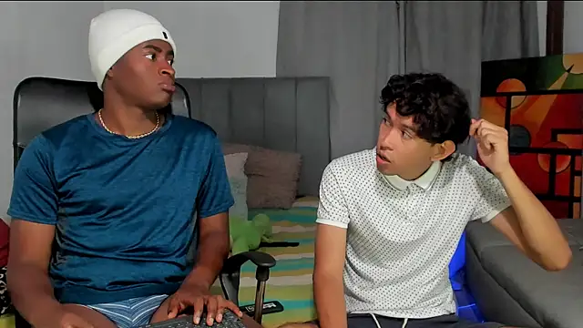 Snapshot of CrissBrownxxx chatting on April 2026 11:40:02 PM CrissBrownxxx online show from April 2026 11:40:02 PM