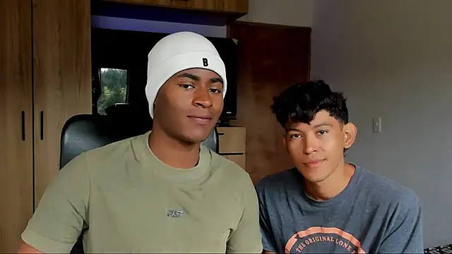 Snapshot of CrissBrownxxx chatting on June 2026 01:48:01 PM CrissBrownxxx online show from June 2026 01:48:01 PM
