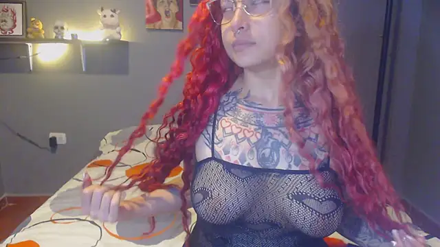 Snapshot of Tattoodreams_lucy chatting on July 2026 05:12:02 PM Tattoodreams lucy online show from July 2026 05:12:02 PM