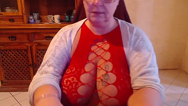 Snapshot of MISS_LINDAH chatting on February 2026 06:20:02 AM MISS LINDAH online show from February 2026 06:20:02 AM