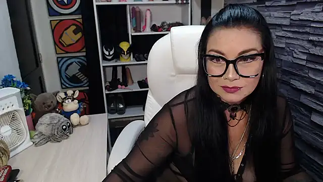 Snapshot of Cruela_deviil chatting on July 2026 06:26:01 PM Cruela deviil online show from July 2026 06:26:01 PM