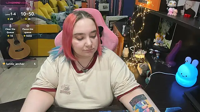 Softie Sofy online show from February 2025 07:26:02 AM