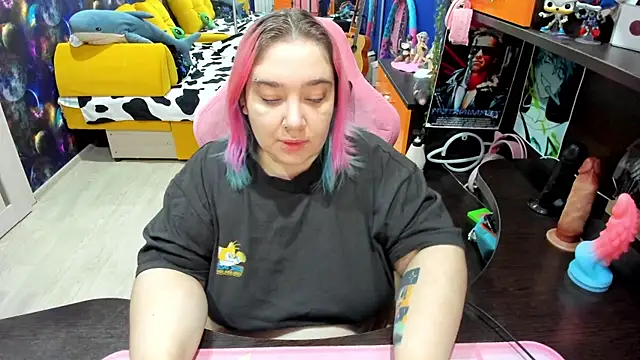 Softie Sofy online show from November 2025 03:28:02 AM