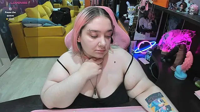 Softie Sofy online show from July 2026 12:15:02 AM