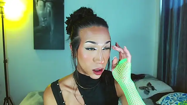 Snapshot of Kenisha_Sweet chatting on November 2025 04:29:02 PM Kenisha Sweet online show from November 2025 04:29:02 PM