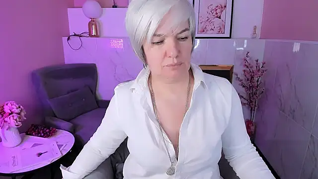 Snapshot of CarmenSoft chatting on April 2026 07:45:01 AM CarmenSoft online show from April 2026 07:45:01 AM