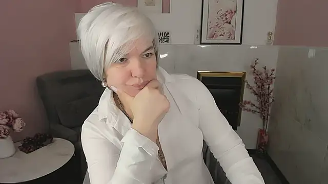 Snapshot of CarmenSoft chatting on April 2026 09:01:02 AM CarmenSoft online show from April 2026 09:01:02 AM