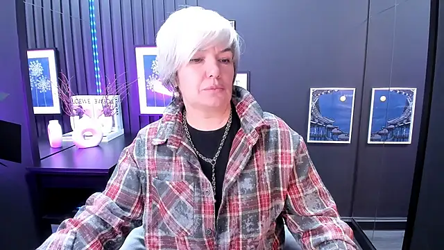 Snapshot of CarmenSoft chatting on April 2026 08:43:02 PM CarmenSoft online show from April 2026 08:43:02 PM