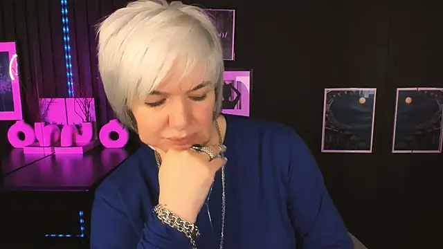 Snapshot of CarmenSoft chatting on May 2026 09:00:02 PM CarmenSoft online show from May 2026 09:00:02 PM