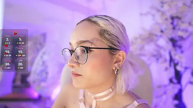 Snapshot of DalahiaRush chatting on February 2025 02:43:01 PM DalahiaRush online show from February 2025 02:43:01 PM