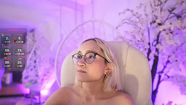 Snapshot of DalahiaRush chatting on February 2025 05:48:01 PM DalahiaRush online show from February 2025 05:48:01 PM