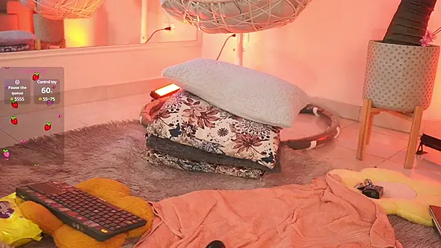 Snapshot of DalahiaRush chatting on February 2025 05:43:01 PM DalahiaRush online show from February 2025 05:43:01 PM