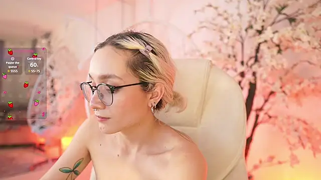 Snapshot of DalahiaRush chatting on March 2025 05:49:01 PM DalahiaRush online show from March 2025 05:49:01 PM