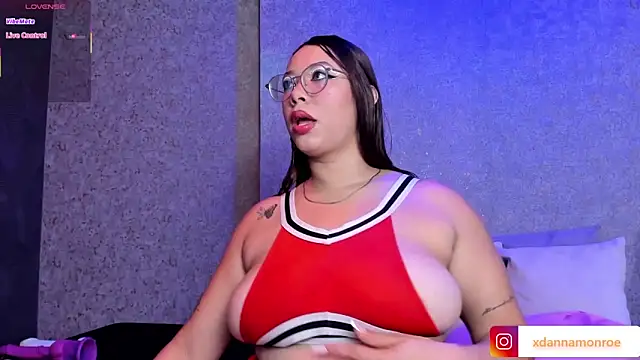 Snapshot of DanniaMonroee chatting on November 2025 01:22:02 PM DanniaMonroee online show from November 2025 01:22:02 PM