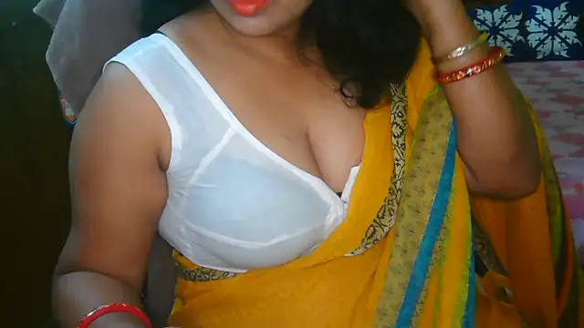 Snapshot of Anushka_21 chatting on December 2024 04:31:02 AM Anushka 21 online show from December 2024 04:31:02 AM