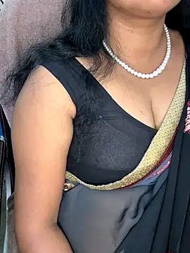 Snapshot of Anushka_21 chatting on December 2025 06:27:02 PM Anushka 21 online show from December 2025 06:27:02 PM