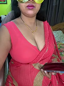 Snapshot of Anushka_21 chatting on December 2025 01:44:02 AM Anushka 21 online show from December 2025 01:44:02 AM