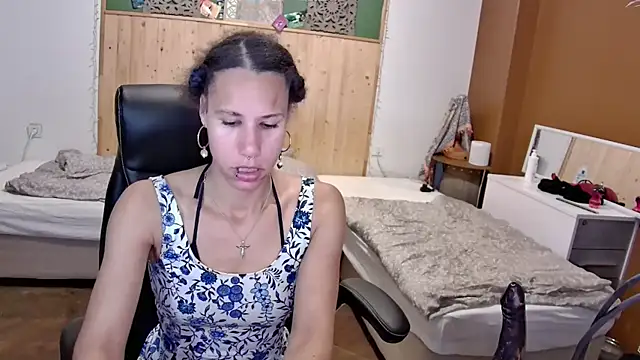 Snapshot of AaliyahHarris chatting on June 2026 08:07:02 PM AaliyahHarris online show from June 2026 08:07:02 PM