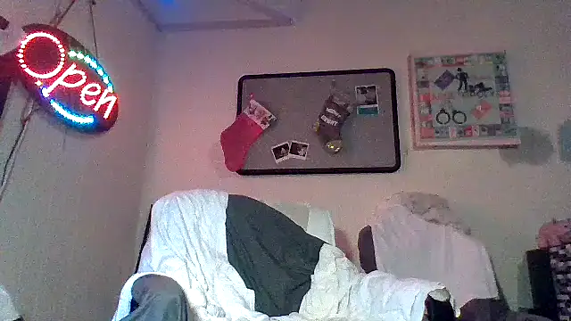 Snapshot of CLoSpunkmeyer69 chatting on December 2024 08:08:01 PM CLoSpunkmeyer69 online show from December 2024 08:08:01 PM