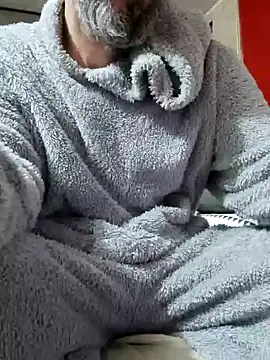 Snapshot of 207RCCam chatting on December 2024 03:43:01 AM 207RCCam online show from December 2024 03:43:01 AM