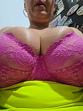 Snapshot of Ruxy42ETT chatting on April 2026 03:44:02 AM Ruxy42ETT online show from April 2026 03:44:02 AM