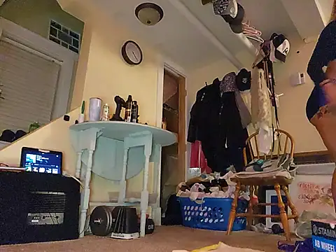 MaddisonX online show from November 2025 09:21:02 AM