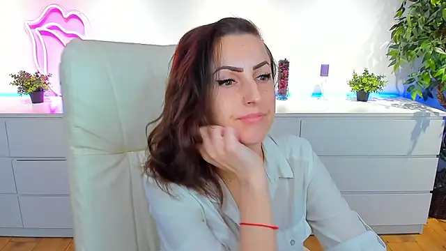 Snapshot of Rebecca_Diamond chatting on February 2025 06:34:02 AM Rebecca Diamond online show from February 2025 06:34:02 AM