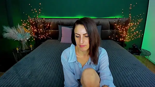 Snapshot of Rebecca_Diamond chatting on February 2025 03:26:01 PM Rebecca Diamond online show from February 2025 03:26:01 PM