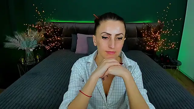 Snapshot of Rebecca_Diamond chatting on February 2025 03:52:01 PM Rebecca Diamond online show from February 2025 03:52:01 PM