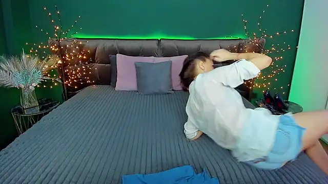 Snapshot of Rebecca_Diamond chatting on February 2025 06:43:02 AM Rebecca Diamond online show from February 2025 06:43:02 AM