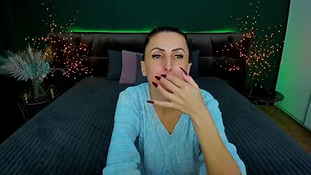 Snapshot of Rebecca_Diamond chatting on February 2025 03:51:02 PM Rebecca Diamond online show from February 2025 03:51:02 PM