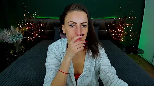 Snapshot of Rebecca_Diamond chatting on February 2025 12:55:01 PM Rebecca Diamond online show from February 2025 12:55:01 PM