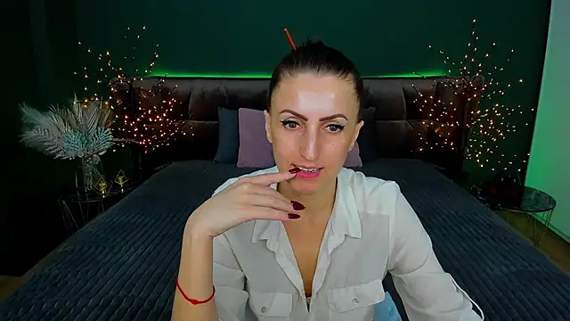 Snapshot of Rebecca_Diamond chatting on February 2025 03:42:02 PM Rebecca Diamond online show from February 2025 03:42:02 PM