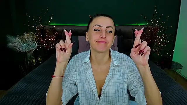 Snapshot of Rebecca_Diamond chatting on February 2025 06:26:02 AM Rebecca Diamond online show from February 2025 06:26:02 AM