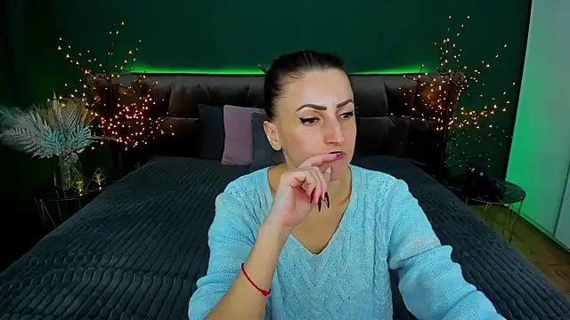 Snapshot of Rebecca_Diamond chatting on February 2025 09:50:02 AM Rebecca Diamond online show from February 2025 09:50:02 AM