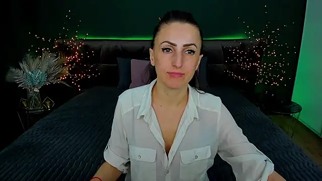 Snapshot of Rebecca_Diamond chatting on February 2025 09:42:02 AM Rebecca Diamond online show from February 2025 09:42:02 AM