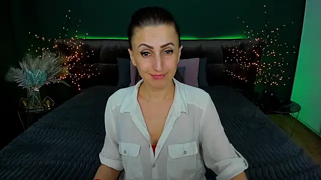 Snapshot of Rebecca_Diamond chatting on February 2025 03:52:01 PM Rebecca Diamond online show from February 2025 03:52:01 PM