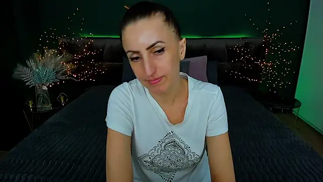 Snapshot of Rebecca_Diamond chatting on February 2025 03:37:02 PM Rebecca Diamond online show from February 2025 03:37:02 PM